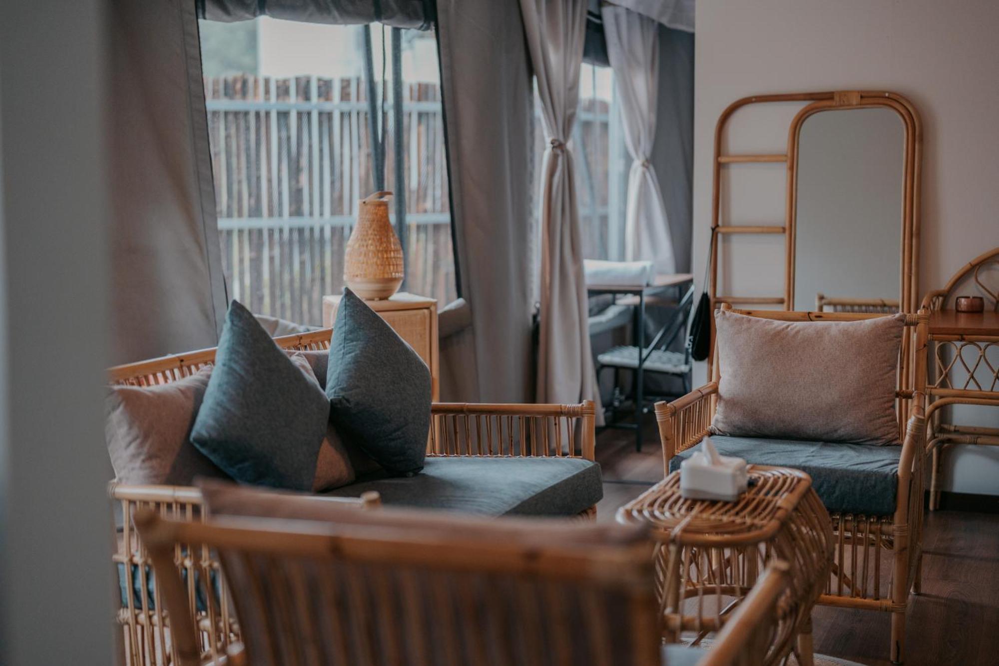 Luxury tent Kmah Parkland With Outdoor Jacuzzi