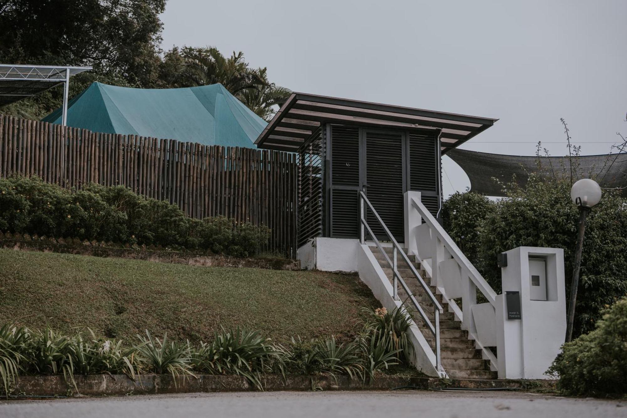 Luxury tent Kmah Parkland With Outdoor Jacuzzi